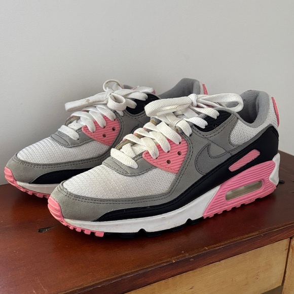 NIKE AIR MAX 90 ‘Rose Pink’  Sneakers 7.5 - Picture 2 of 14